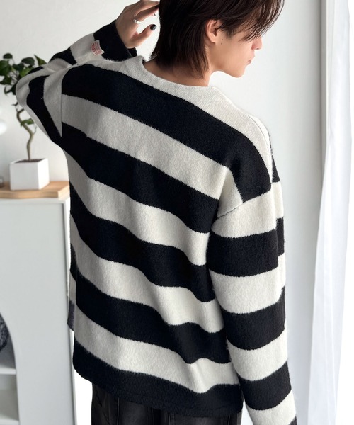 Java(ジャバ)の「《JaVaジャバコラボ》クラシカル×モダンな一枚。ラガーデザインリラックスニット(長袖)(ニット/セーター・メンズ・カーキ系/ブラック×グレー/ブラック/ブラック×ホワイト・LARGE/X-LARGE/SMALL/MEDIUM)」の20枚目の写真