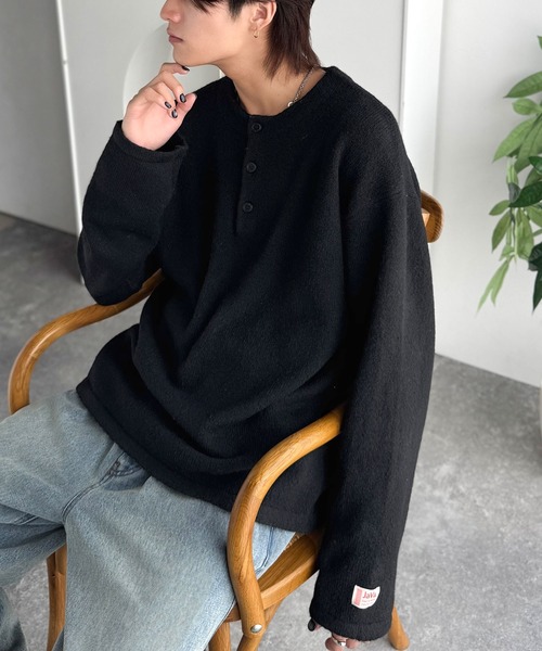 Java(ジャバ)の「《JaVaジャバコラボ》クラシカル×モダンな一枚。ラガーデザインリラックスニット(長袖)(ニット/セーター・メンズ・カーキ系/ブラック×グレー/ブラック/ブラック×ホワイト・LARGE/X-LARGE/SMALL/MEDIUM)」の7枚目の写真