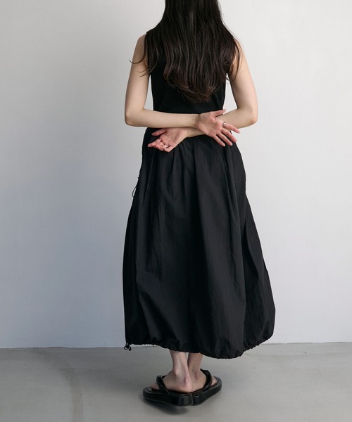 Fabric combination docking ribbed tank balloon dress / 異
