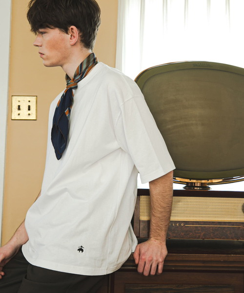 BROOKS BROTHERS(ブルックスブラザーズ)の「『別注』BROOKS BROTHERS×UR GF LOGO S/S T-SHIRTS(Tシャツ/カットソー・メンズ・ネイビー/ホワイト/ブラック・MEDIUM/LARGE/X-LARGE)」の4枚目の写真