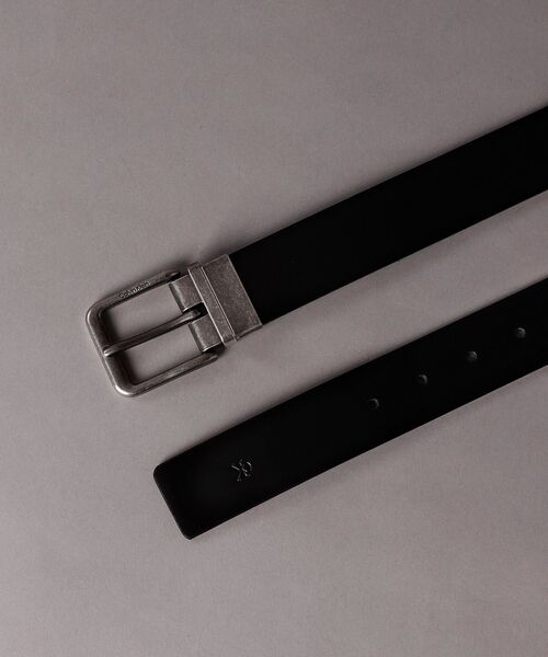 Calvin Klein(カルバン・クライン)の「ブラックレザー リバーシブルベルト35mm(ベルト・メンズ・ブラック系/ブラック・100/80/90cm)」の4枚目の写真