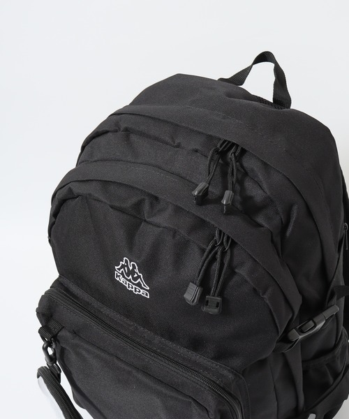 Kappa(カッパ)の「kappa シンプルロゴ刺繍デイパック(バックパック/リュック・メンズ・ブラック×ブラック/ブラック×ブルー/ブラック×ホワイト・FREE)」の9枚目の写真