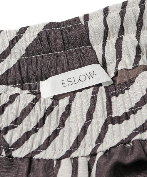 ESLOW(エスロー)の「ESLOW/エスロー OVERSIZED SHORT オーバーサイズ ショーツ 総柄 秋服 冬服(その他パンツ・レディース・ブルー/ブラック・2)」の6枚目の写真