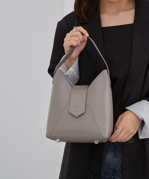 HASHIBAMI(ハシバミ)の「【HASHIBAMI】フェズ ワンハンドルバッグ ギフト(ハンドバッグ・レディース・グレイッシュベージュ/ブラック/ベージュ/ブラウン/レッド/ベージュ系/ワイン/ベージュ系2/グレー・FREE)」の2枚目の写真