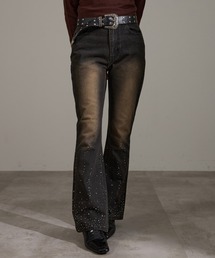 スタッズ」に該当するレディースのデニムパンツ（ブラック/黒色系