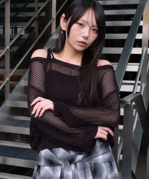 WEGO（ウィゴー）の「WEGO/2WAYオフショルメッシュニット（Tシャツ/カットソー・レディース・ブラック系その他5/ブラック/ホワイト・FREE）」の18枚目の写真