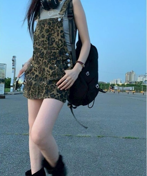 VIBGYOR(ヴィブジョー)の「【LAMPOON】レオパードジャンパースカート(スカート・レディース・ベージュ・MEDIUM/LARGE/SMALL)」の3枚目の写真