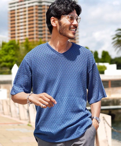 jiggys shop(ジギーズショップ)の「ダイヤ柄 ロールVネック ドライタッチ 半袖 サマーニット(ニット/セーター・メンズ・ホワイト/ブラック/グレー/ブルー系その他・MEDIUM/LARGE/X-LARGE)」の1枚目の写真