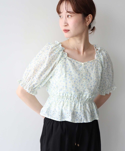 earth music&ecology(アースミュージックアンドエコロジー)の「フラワー刺繍フリルヘムブラウス(シャツ/ブラウス・レディース・オフホワイト/アイボリー/ネイビー・FREE)」の5枚目の写真