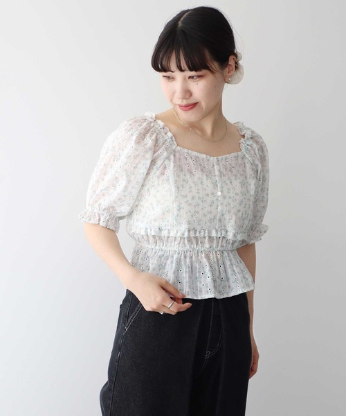 earth music&ecology(アースミュージックアンドエコロジー)の「フラワー刺繍フリルヘムブラウス(シャツ/ブラウス・レディース・オフホワイト/アイボリー/ネイビー・FREE)」の13枚目の写真