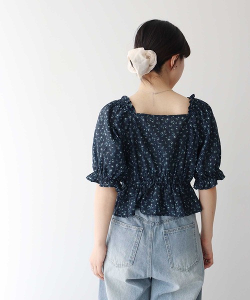 earth music&ecology(アースミュージックアンドエコロジー)の「フラワー刺繍フリルヘムブラウス(シャツ/ブラウス・レディース・オフホワイト/アイボリー/ネイビー・FREE)」の11枚目の写真