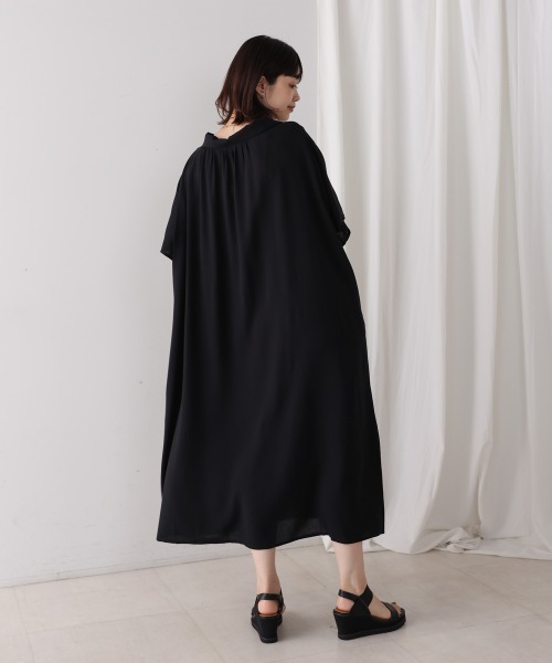 Bou Jeloud ブージュルード ワンピース ドレス ビジュー ネイビー38 Bou Jeloud（ブージュルード）の「大花柄ワンピース（ワンピース