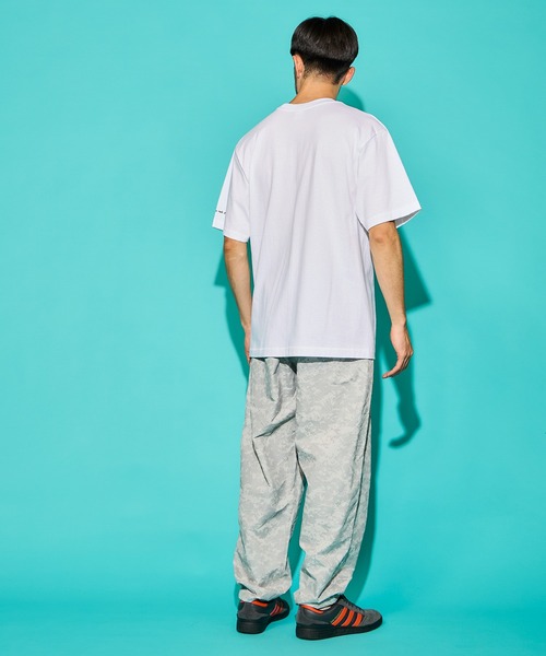 WALLA WALLA SPORT（ワラワラスポーツ）の「PRINTABLE  TUBE TEE /  CHARLES PETERSON - “CROWD SURF” /プリンタブル チューブ ティー /チャールズ ピーターソン - ”クラウド サーフ”（Tシャツ/カットソー・メンズ・ホワイト/スミクロ・LARGE/MEDIUM/X-LARGE/SMALL/XX-LARGE）」の4枚目の写真