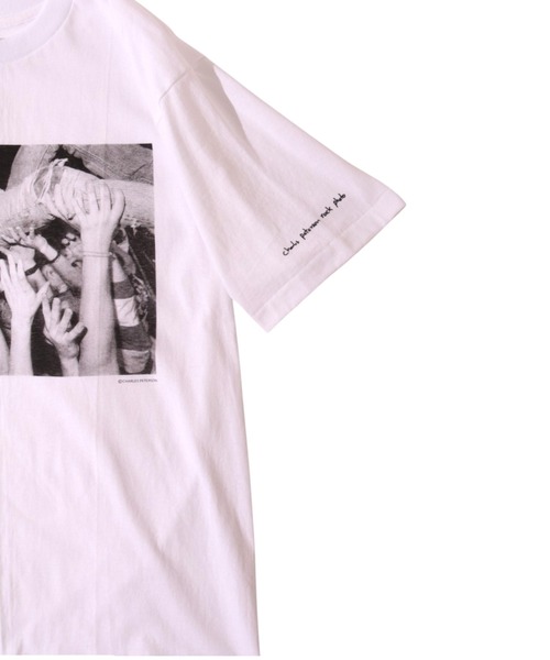 WALLA WALLA SPORT（ワラワラスポーツ）の「PRINTABLE  TUBE TEE /  CHARLES PETERSON - “CROWD SURF” /プリンタブル チューブ ティー /チャールズ ピーターソン - ”クラウド サーフ”（Tシャツ/カットソー・メンズ・ホワイト/スミクロ・LARGE/MEDIUM/X-LARGE/SMALL/XX-LARGE）」の6枚目の写真
