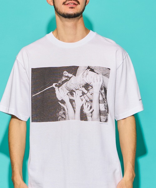 WALLA WALLA SPORT（ワラワラスポーツ）の「PRINTABLE  TUBE TEE /  CHARLES PETERSON - “CROWD SURF” /プリンタブル チューブ ティー /チャールズ ピーターソン - ”クラウド サーフ”（Tシャツ/カットソー・メンズ・ホワイト/スミクロ・LARGE/MEDIUM/X-LARGE/SMALL/XX-LARGE）」の11枚目の写真