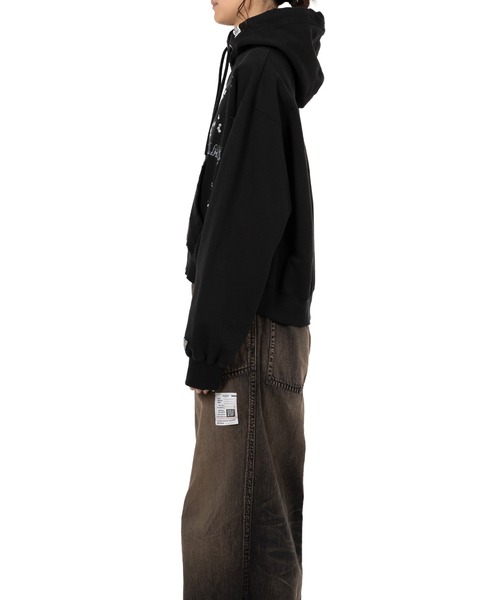 Maison MIHARA YASUHIRO(メゾンミハラヤスヒロ)の「Cat Printed Embellished Distressed Hoodie(スウェット・レディース・ホワイト/ブラック・38/36)」の6枚目の写真