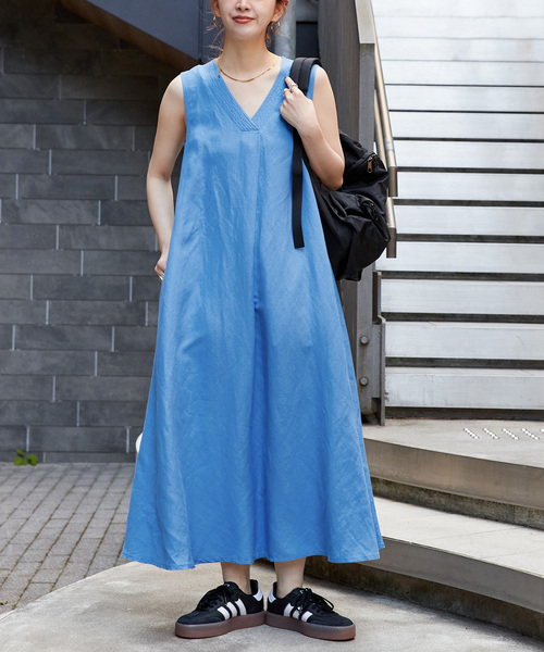 B.C STOCK（ベーセーストック）の「《追加6》手洗い可 / リネンレーヨンスリーブレスワンピース（ワンピース・レディース・ブラウン/レッド/ブラック/サックスブルー/コバルトブルー・SMALL/MEDIUM）」の3枚目の写真