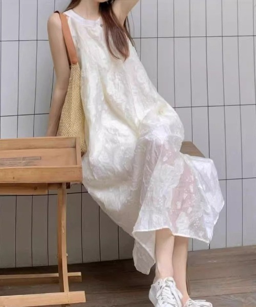 gossip!ロサンゼルス(ゴシップロサンゼルス)の「ニュアンスレース エレガントノースリーブワンピース(ワンピース・レディース・オフホワイト・S/M)」の8枚目の写真