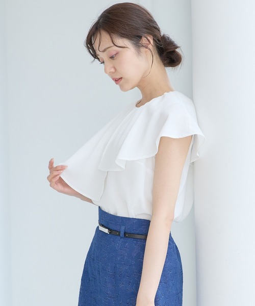 Andemiu（アンデミュウ）の「アシメフリルブラウス577651（シャツ/ブラウス・レディース・ホワイト系その他5/ブラック/オフホワイト/ネイビー・FREE）」の3枚目の写真