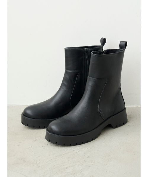 emmi(エミ)の「ウォータープルーフ アンクルブーツ(ブーツ・レディース・ブラック・25/24/23)」の2枚目の写真