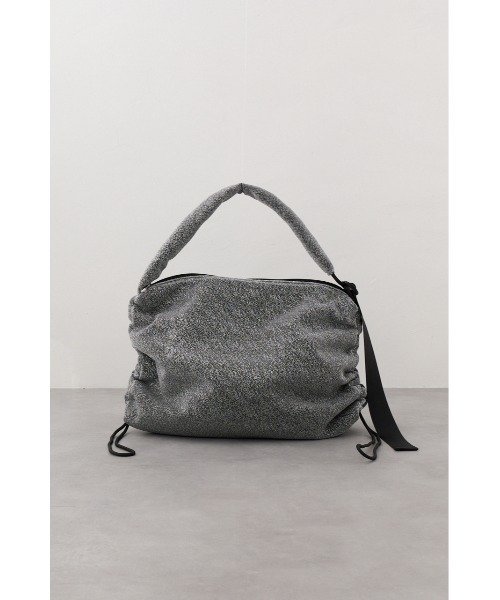AZUL by moussy(アズールバイマウジー)の「サイドギャザーパデットバッグ(ショルダーバッグ・レディース・ブラック/ブラック系その他2/シルバー・FREE)」の3枚目の写真