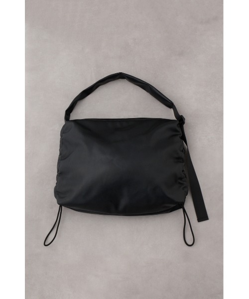AZUL by moussy(アズールバイマウジー)の「サイドギャザーパデットバッグ(ショルダーバッグ・レディース・ブラック/ブラック系その他2/シルバー・FREE)」の8枚目の写真