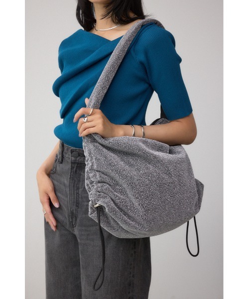 AZUL by moussy(アズールバイマウジー)の「サイドギャザーパデットバッグ(ショルダーバッグ・レディース・ブラック/ブラック系その他2/シルバー・FREE)」の13枚目の写真