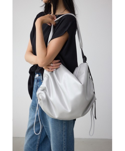 AZUL by moussy(アズールバイマウジー)の「サイドギャザーパデットバッグ(ショルダーバッグ・レディース・ブラック/ブラック系その他2/シルバー・FREE)」の20枚目の写真