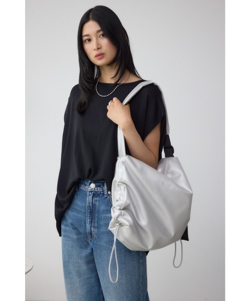 AZUL by moussy(アズールバイマウジー)の「サイドギャザーパデットバッグ(ショルダーバッグ・レディース・ブラック/ブラック系その他2/シルバー・FREE)」の21枚目の写真