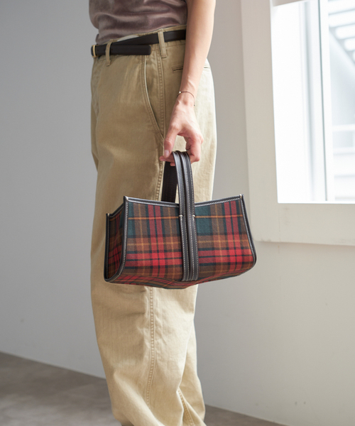 IENA(イエナ)の「A VACATION/ア ヴァケーション SEE SAW BAG CAVAN(ハンドバッグ・レディース・ブラック・FREE)」の4枚目の写真