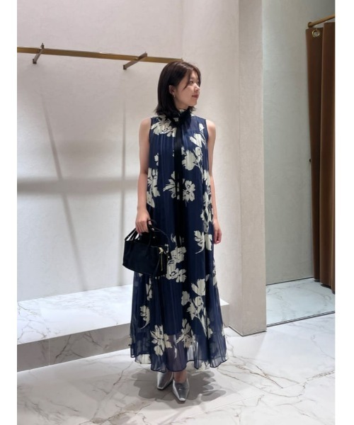 allureville(アルアバイル)の「シャドウストライプヨウリュウワンピース(ワンピース・レディース・イエロー/ブルー・1/2)」の6枚目の写真