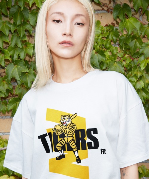 阪神タイガース タカシ・トリタニ Tシャツ 阪神タイガース90周年 × NOSTALVIA（ノスタルヴィア）】Tigers