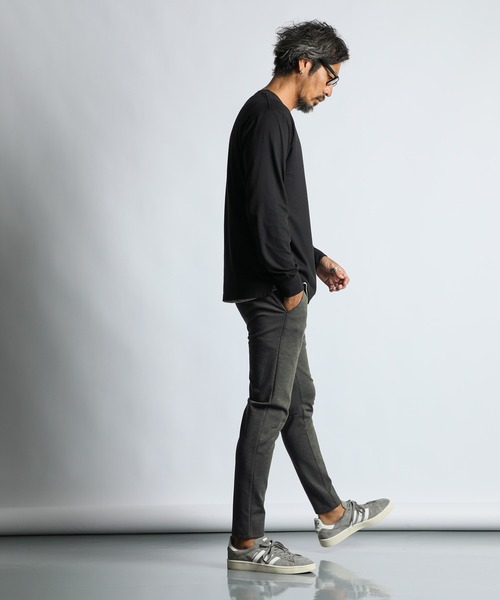 The DUFFER of ST.GEORGE（ザダファーオブセントジョージ）の「OPTIMA COOL V-NECK L/S TEE：オプティマクール Vネック ロンTEE（Tシャツ/カットソー・メンズ・チャコールグレー/ブラック/ホワイト・MEDIUM/SMALL/X-LARGE/LARGE）」の13枚目の写真