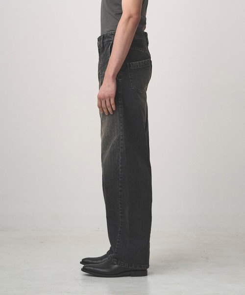 Juha（ユハ）の「BALLOON DENIM PANTS（デニムパンツ・メンズ・ブラック/ライトブラウン/ライトインディゴブルー・2/3/4）」の4枚目の写真