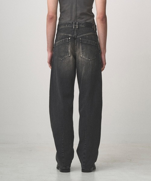 Juha（ユハ）の「BALLOON DENIM PANTS（デニムパンツ・メンズ・ブラック/ライトブラウン/ライトインディゴブルー・2/3/4）」の5枚目の写真