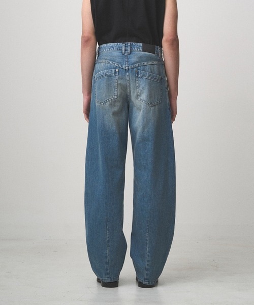 Juha（ユハ）の「BALLOON DENIM PANTS（デニムパンツ・メンズ・ブラック/ライトブラウン/ライトインディゴブルー・2/3/4）」の10枚目の写真