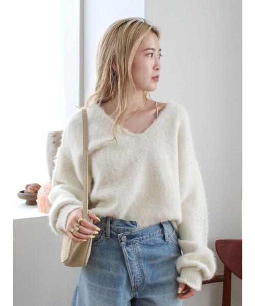 Ungrid（アングリッド）の「バックオープンデザインニット（ニット/セーター・レディース・アイボリー/レッド/ブラウン・FREE）」の6枚目の写真