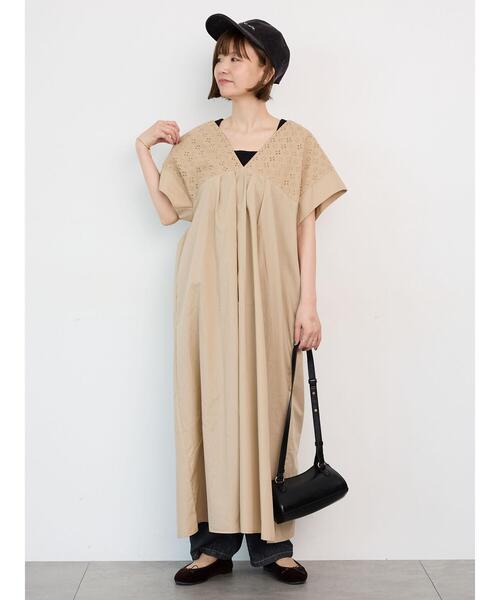 Lugnoncure(ルノンキュール)の「アイレットレースワンピース(ワンピース・レディース・ベージュ/ブルー/ブラック・F)」の1枚目の写真