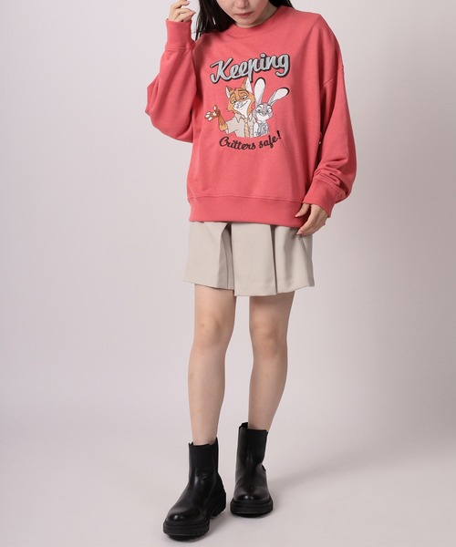 Disney（ディズニー）の「【71】【Disney/ディズニー】ミッキーマウス/トイストーリー/ルシファー/ズートピア アップリケ サガラ刺繍 裏毛スウェット/レディース（スウェット・レディース・アッシュグレー/ライトブルー/ブラック/ピンク/レッド/パープル/ブラック系その他/クリーム・M/L）」の17枚目の写真