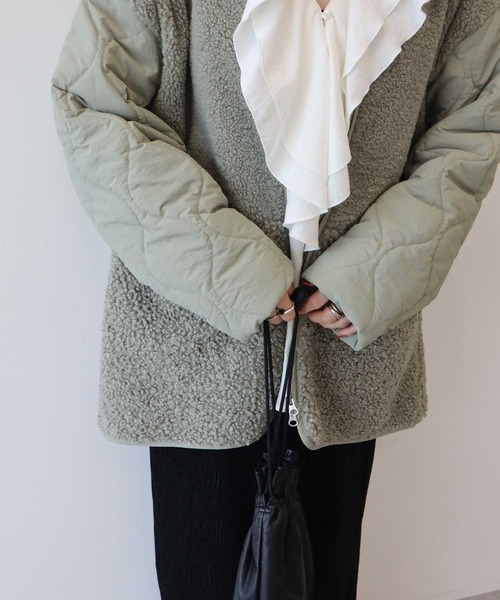 earth music&ecology（アースミュージックアンドエコロジー）の「【2025AW】ボアキルトミドルコート（ブルゾン・レディース・カーキ/ブラック/アイボリー・FREE）」の11枚目の写真