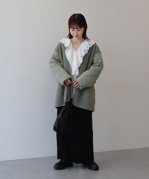 earth music&ecology（アースミュージックアンドエコロジー）の「【2025AW】ボアキルトミドルコート（ブルゾン・レディース・カーキ/ブラック/アイボリー・FREE）」の4枚目の写真