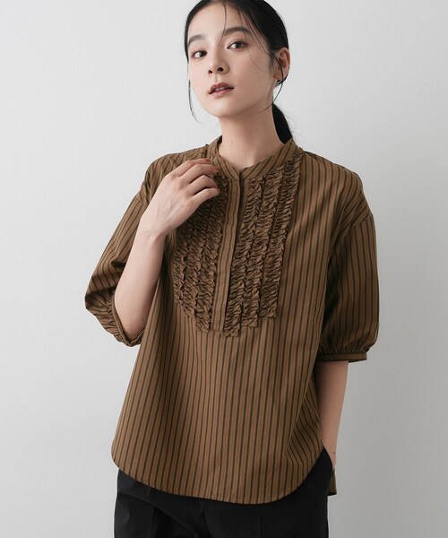 Dessin(デッサン)の「【洗える】フリルバンドカラー五分袖ブラウス(シャツ/ブラウス・レディース・ブラウン系その他3/チョコ/ネイビー系2・00/01/02/03)」の7枚目の写真