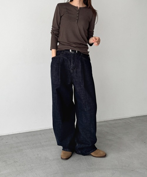 CANAL JEAN(キャナルジーン)の「El mar アイレットヘンリーロンT(Tシャツ/カットソー・レディース・ブラック/ブラウン/グレー・ONE SIZE)」の4枚目の写真