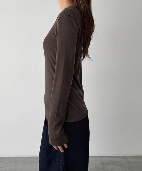 CANAL JEAN(キャナルジーン)の「El mar アイレットヘンリーロンT(Tシャツ/カットソー・レディース・ブラック/ブラウン/グレー・ONE SIZE)」の5枚目の写真