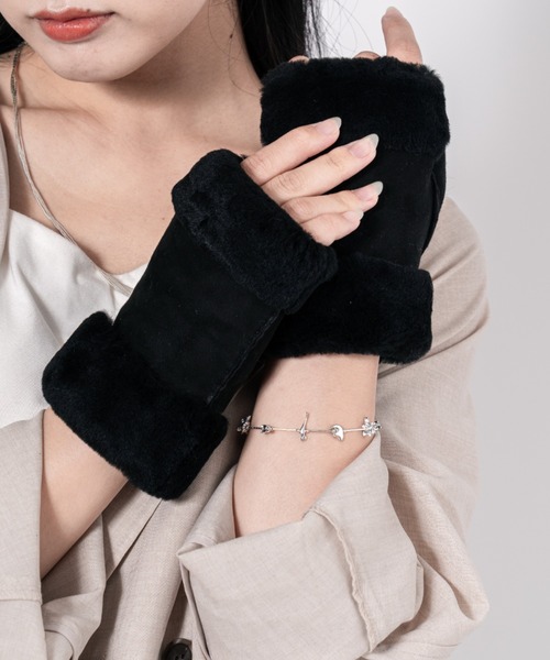 GALA GLOVES(ガラ グローブ)の「【GALA GLOVES/ガーラグローブ】シープスキン フィンガーレスグローブ 手袋 スエード イタリア製(手袋・レディース・ブラック/ベージュ・7/8/7.5)」の1枚目の写真