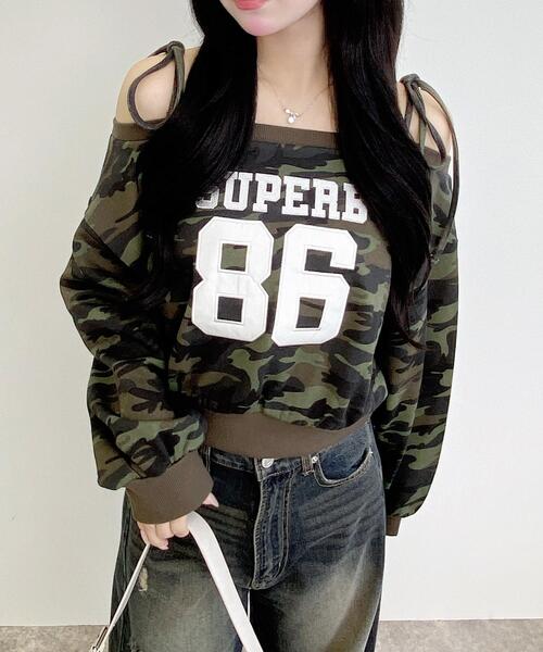 INGNI（イング）の「オフショル肩リボンナンバリングスウェットトップス（スウェット・レディース・カモフラージュ/オートミール/ボルドー/チャコールグレー・M）」の4枚目の写真