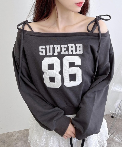 INGNI（イング）の「オフショル肩リボンナンバリングスウェットトップス（スウェット・レディース・カモフラージュ/オートミール/ボルドー/チャコールグレー・M）」の5枚目の写真