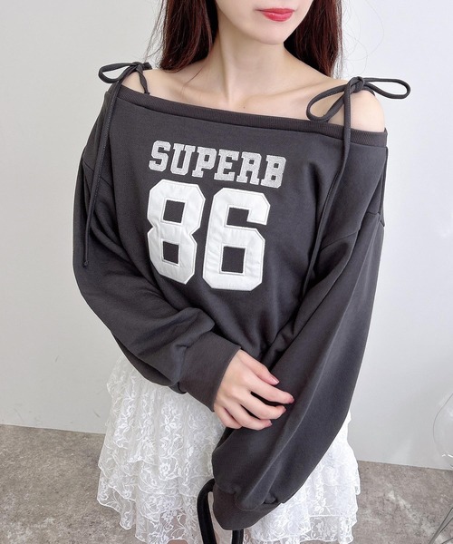 INGNI（イング）の「オフショル肩リボンナンバリングスウェットトップス（スウェット・レディース・カモフラージュ/オートミール/ボルドー/チャコールグレー・M）」の7枚目の写真