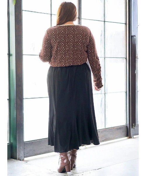 Re-J&SUPURE(リジェイアンドスプル)の「【大きいサイズ】【Kannaコラボ】小花柄プルオーバー(Tシャツ/カットソー・レディース・ブラウン/オフホワイト・XX-LARGE/XXX-LARGE/XXXX-LARGE)」の13枚目の写真