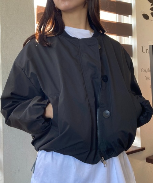 tolene(トレネ)の「シンプルデザイン ワイドシルエットブルゾン(ブルゾン・レディース・ライトベージュ/ブラック・FREE)」の14枚目の写真